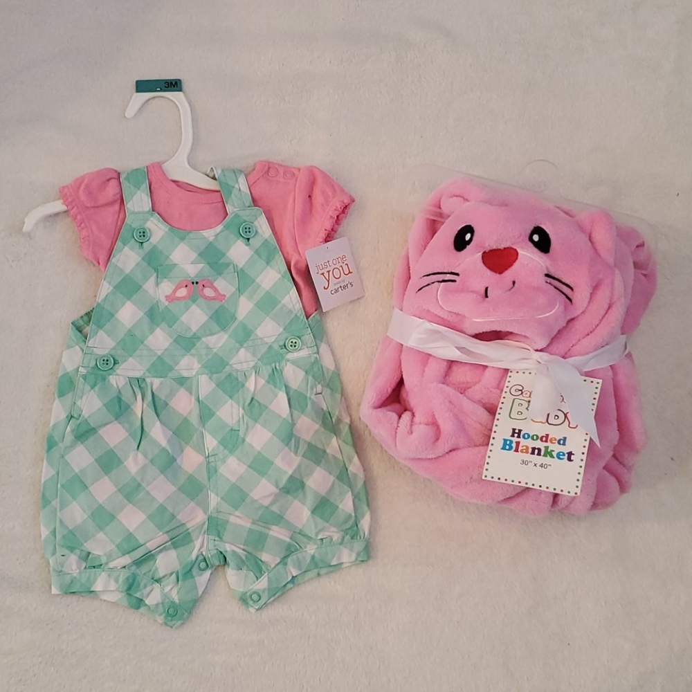 NEW girls outfit and soft hooded blanket